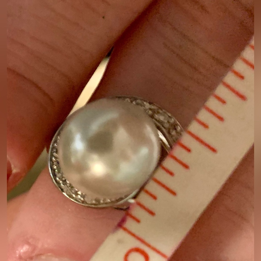 Pearl and Pave Crystal Ring - Picture 9 of 9